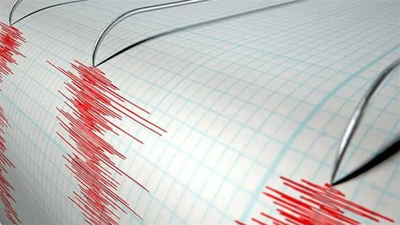 Antalya'da korkutan deprem: Akdeniz yine sallandı