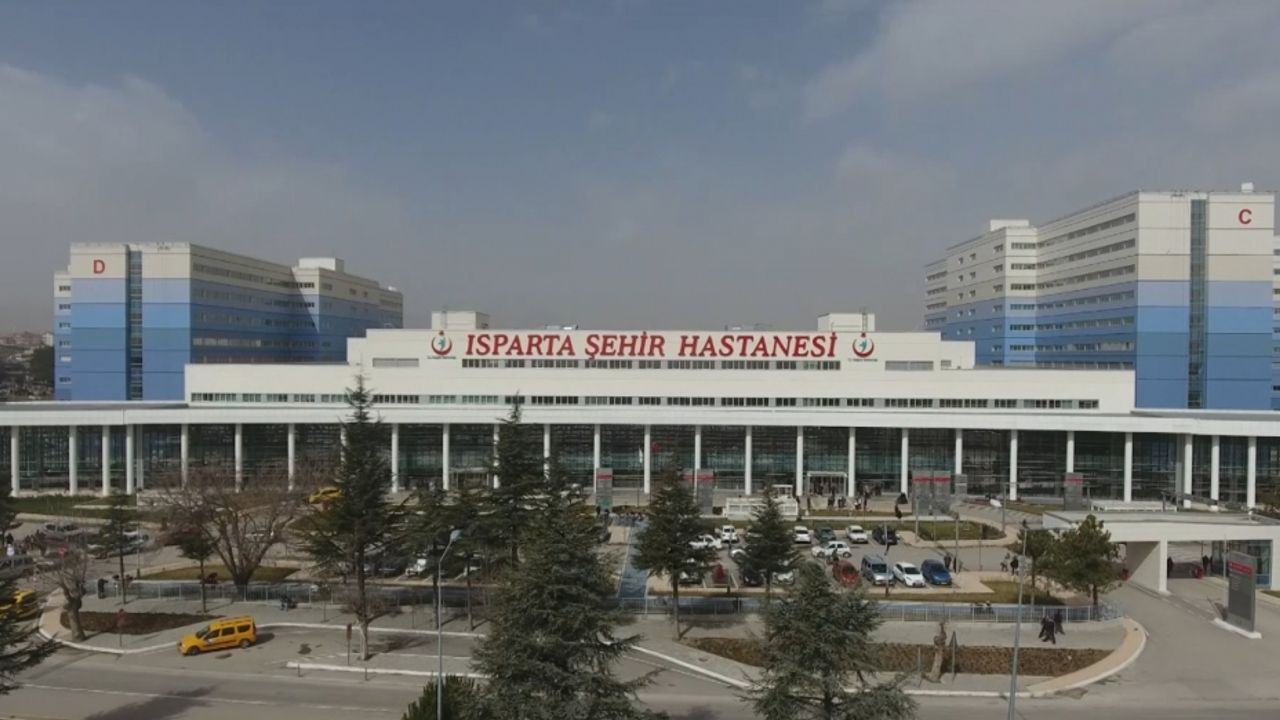 Isparta Şehir Hastanesinde Kovid-19 yoğun bakım servisi sayısı bire düşürüldü