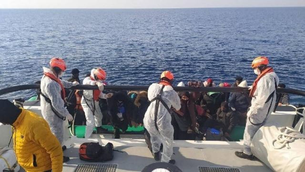 Yine göçmen sorunu: Yunanistan'ın ittiği 33 düzensiz göçmen yakalandı