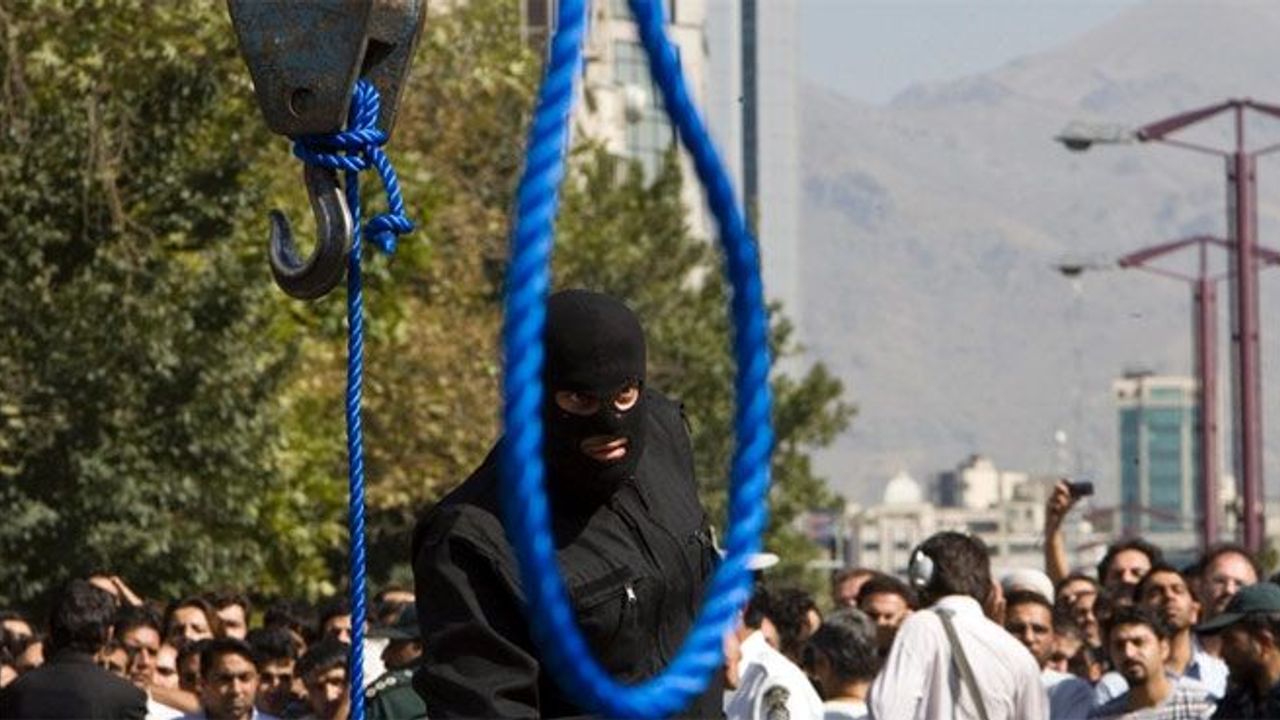 İran'da iki Şii din görevlisini öldüren sanık, idam cezasına çarptırıldı