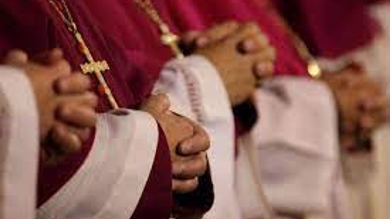 610 çocuk din adamları tarafından cinsel istismara uğradı