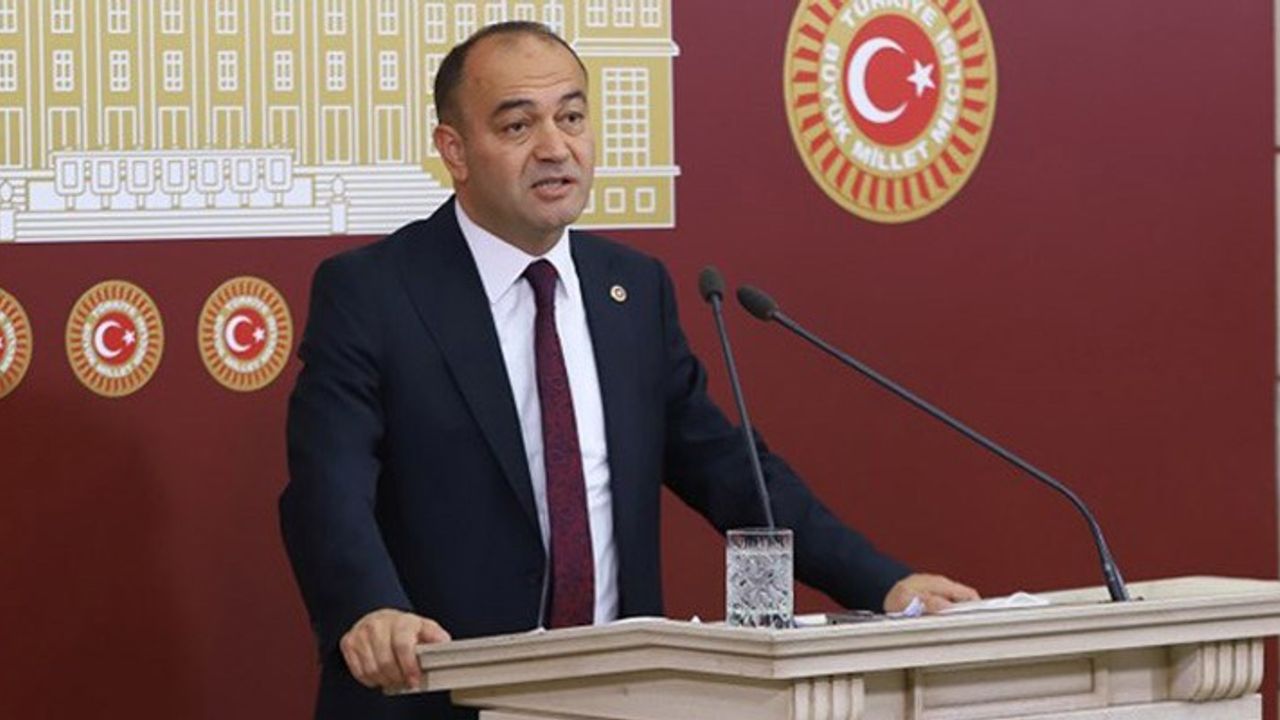 CHP'li Özgür Karabat'tan EYT'ye tam destek