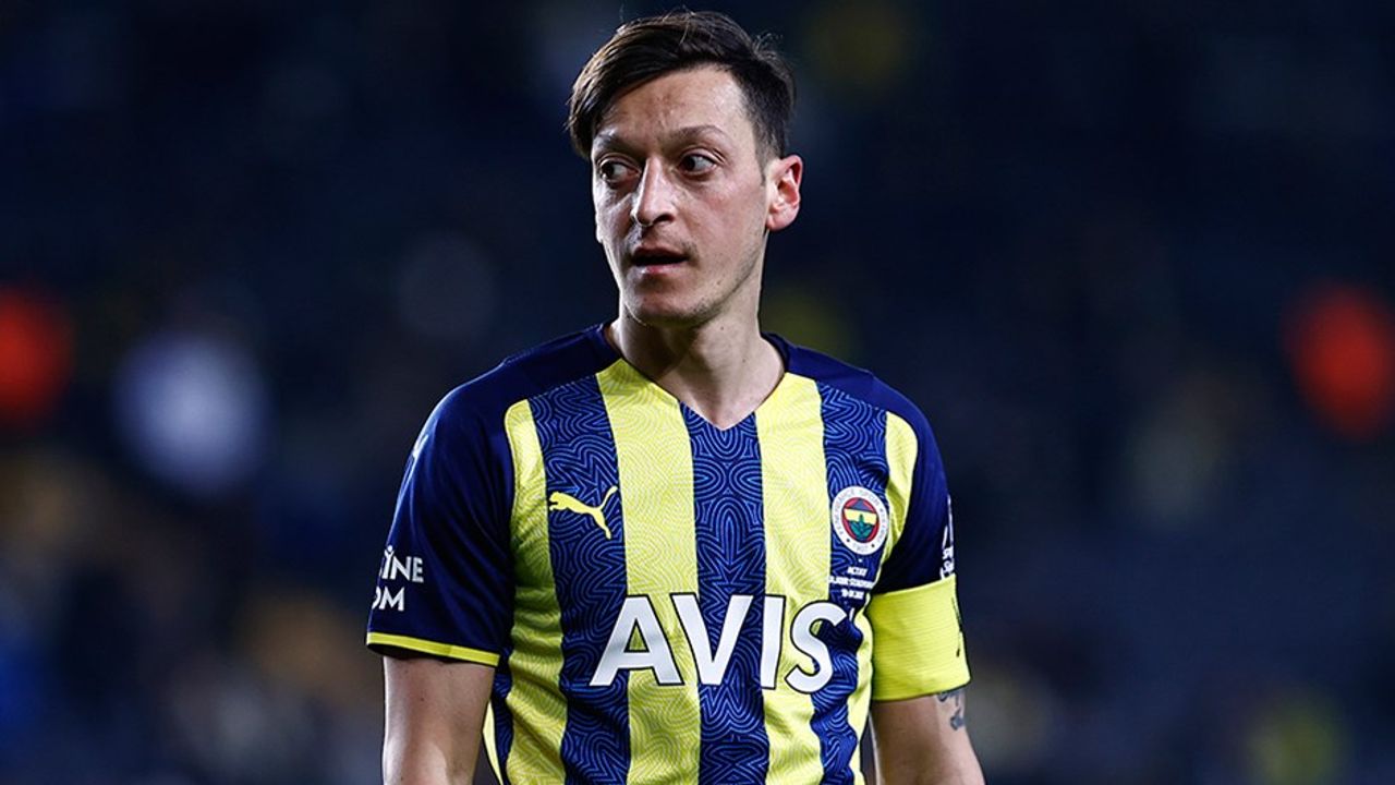 Son Dakika! Mesut Özil, Başakşehir'e katıldı