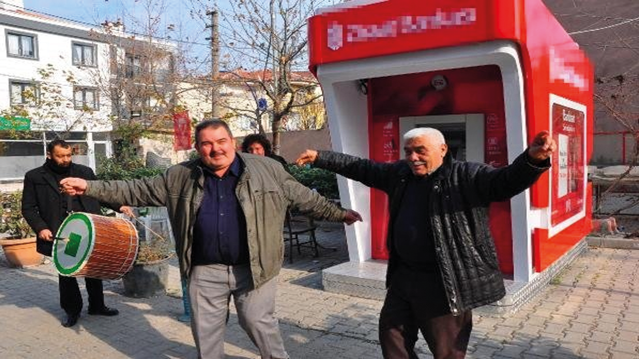 Mahallelinin 'ATM' sevinci: Davullu zurnalı kutlama yapıldı