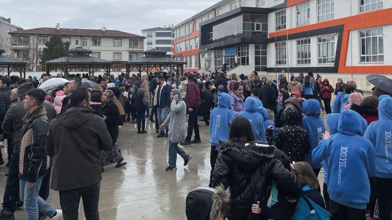 Deprem sonrası Bolu'da okullar için flaş karar