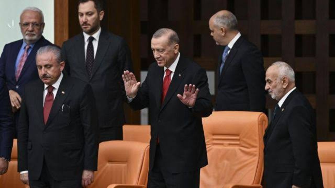 Cumhurbaşkanı Erdoğan resmen görevine başladı