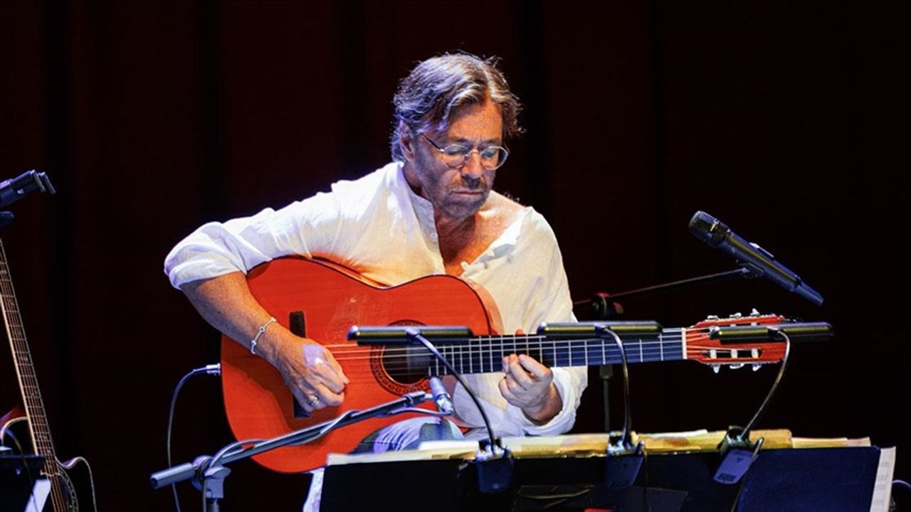 ABD'li gitar virtüözü Al Di Meola İstanbul'da konser verdi!