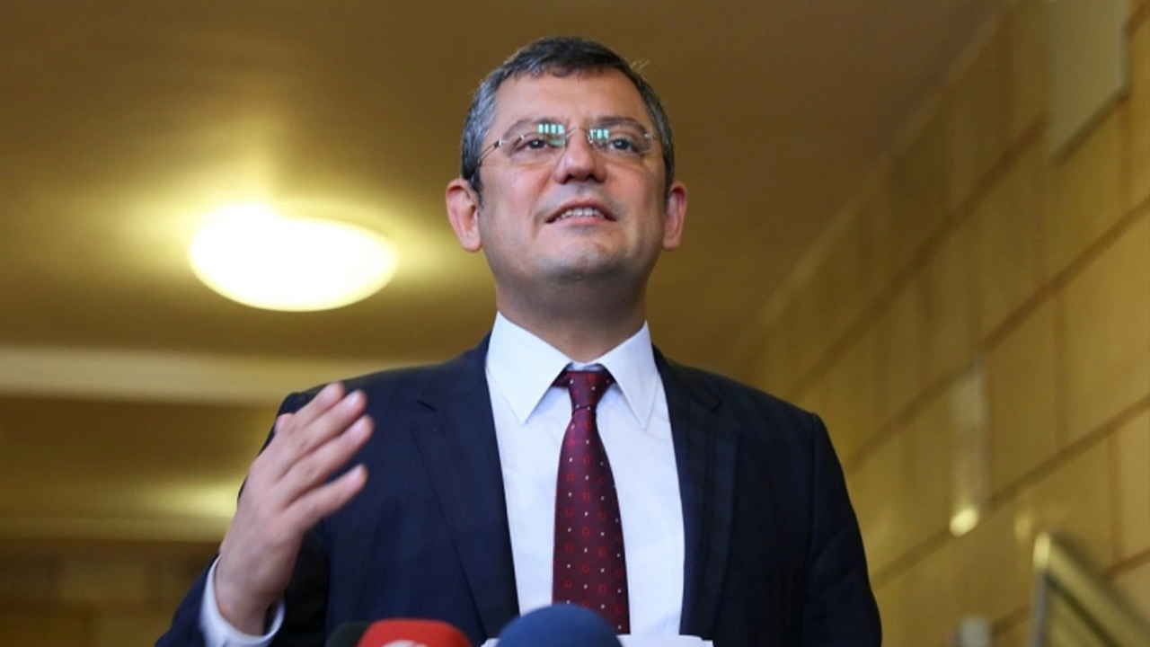 CHP Genel Başkan Adayı Özgür Özel, canlı yayında soruları yanıtladı