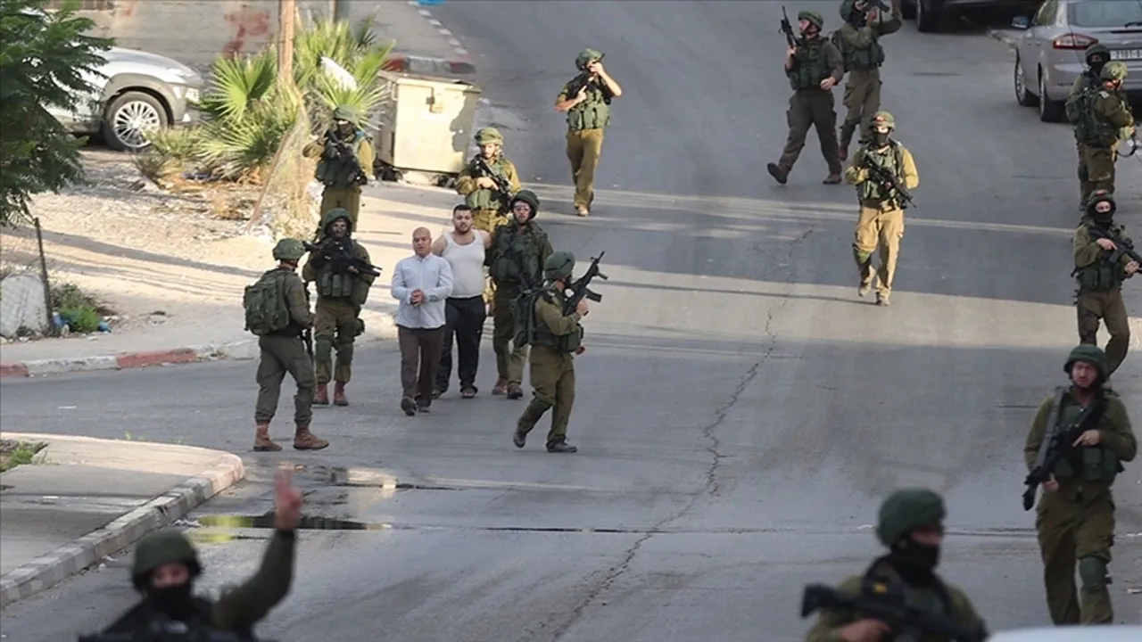 İsrail güçleri 55 Filistinliyi gözaltına aldı