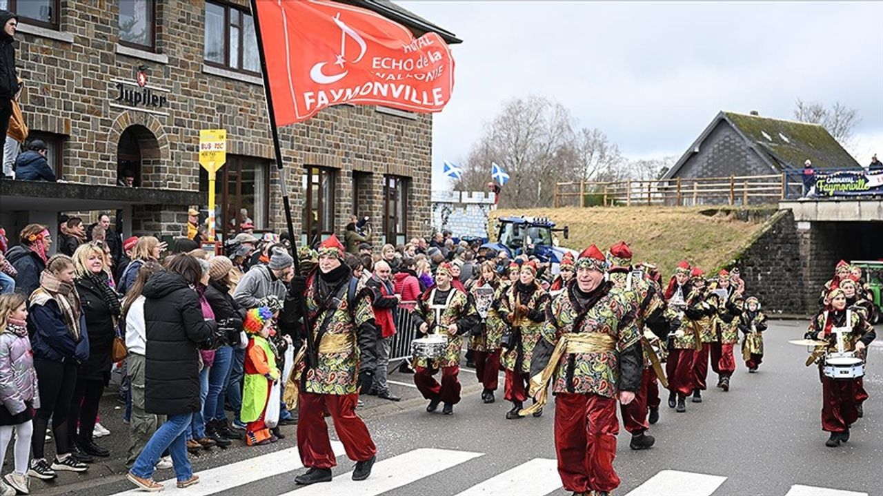 Belçika'nın "Türk köyü"nde karnaval coşkusu yaşandı