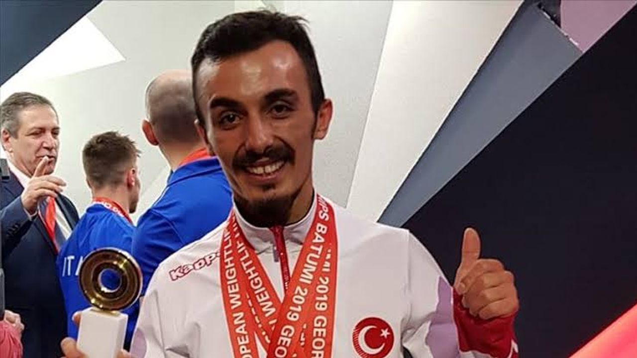 Milli halterci Muammer Şahin'den Avrupa Şampiyonası'nda altın madalya!