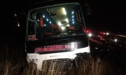 Bursa'da bariyere çarpan yolcu otobüsünde 4 kişi yaralandı