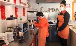 Down sendromlular Gülen Yüzler Kafe'de iş hayatına adım attı