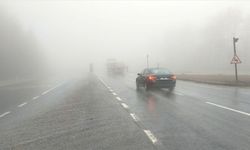 DÜZCE - Bolu Dağı'nda sis ve sağanak etkili oluyor