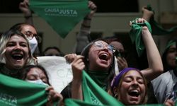 Kolombiya'da kürtaj yasağı kaldırıldı