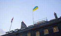 LONDRA - İngiltere'de Başbakanlık Ofisi'ne Ukrayna bayrağı asıldı