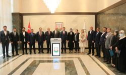 AK Parti Genel Başkan Yardımcısı İleri, Şanlıurfa Büyükşehir Belediyesini ziyaret etti