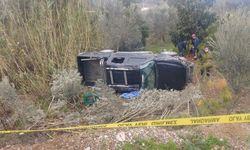 Alanya'da bahçeye devrilen kamyonetin sürücüsü yaşamını yitirdi