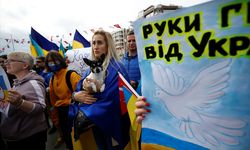 ANTALYA - Ukraynalılar Rusya'nın saldırılarını protesto etti