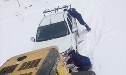 ARDAHAN - Kar nedeniyle kapanan 33 köy yolu ulaşıma açıldı
