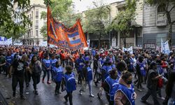 Arjantin’de hükümetin IMF ile yaptığı borç ödeme anlaşması protesto edildi