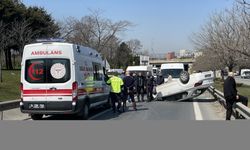 Beykoz'da devrilen otomobilin sürücüsü yaralandı