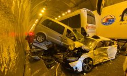 Bolu Dağı Tüneli'nde kaza nedeniyle Anadolu Otoyolu'nun İstanbul yönü ulaşıma kapandı (7)