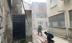 Bursa'da yangın çıkan ev kullanılamaz hale geldi