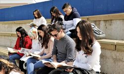 Çorum, Sinop ve Çankırı'da vatandaşlar açık havada kitap okudu