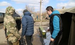 DONETSK - Mariupol ve banliyö köylerinden 10'dan fazla kişi tahliye edildi