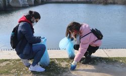 Edirne'de öğrenciler Meriç ve Tunca nehirlerinin çevresini temizledi