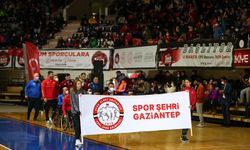 GAZİANTEP - "1. Mustafa Cengiz Gazi Oyunları"nın açılış meşalesi yakıldı