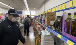 GAZİANTEP - Depolarda yağ stoklayan marketlere yasal işlem yapıldı
