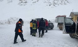 Kayseri'de madende göçük altında kalan iki işçiden biri öldü, diğerine ulaşılmaya çalışılıyor