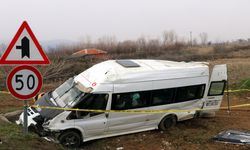 GÜNCELLEME - Amasya'da tarım işçilerini taşıyan minibüs devrildi, 19 kişi yaralandı