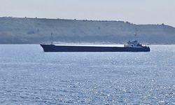 GÜNCELLEME - Çanakkale Boğazı'nda karaya oturan yük gemisi kurtarıldı