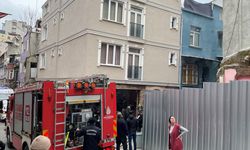 İSTANBUL - Beyoğlu'nda otelde çıkan yangın söndürüldü