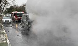İstanbul'da minibüste çıkan yangın söndürüldü