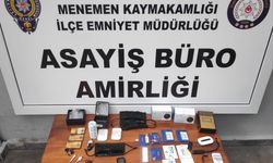 İzmir'de "kopya düzeneği" operasyonunda sürücü kursunun iki sahibi ile yöneticisi yakalandı