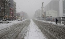 Kayseri'de kar yağışı nedeniyle eğitime bir gün ara verildi