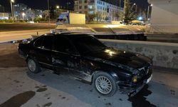 Kayseri'de polisin kovaladığı şüpheli otomobilini bırakıp kaçtı