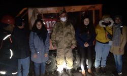 Nemrut Dağı'nda mahsur kalan 8 turist kurtarıldı