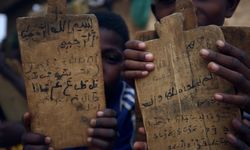 NİAMEY - Nijerli hafız adaylarına TDV'den Kur'an-ı Kerim hediyesi