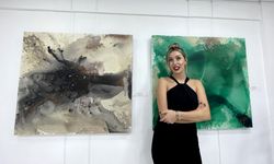 Şevval Çakıroğlu'nun ilk sergisi "Evrene Dair" açıldı