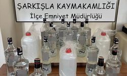 Sivas'ta bir iş yerinde sahte içki ve etil alkol ele geçirildi