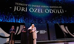 "Türkiye'ye Enerji Veren Kadınlar" ödüllerini aldı