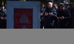 Ulaştırma ve Altyapı Bakanı Karaismailoğlu, Şehitler Abidesi'ni ziyaret etti