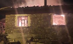 Uşak'ta evde çıkan yangında dumandan zehirlenen kişi yaşamını yitirdi