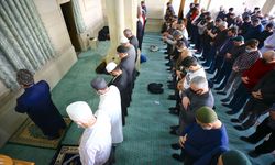 BAKÜ - Bakü'de ramazan ayının ilk cuma namazı kılındı