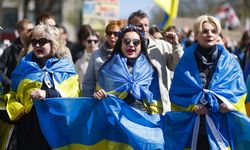 BERLİN - Almanya’da yüzlerce kişi Ukrayna’daki savaşı protesto etti